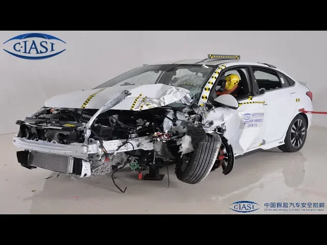 中保研: 奇瑞 艾瑞泽5 2018款 致敬青春版 cvt 正面25%偏置碰撞测试